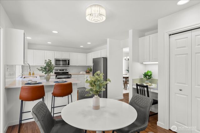 1828 NE Serpentine Place, Shoreline, WA 98155
