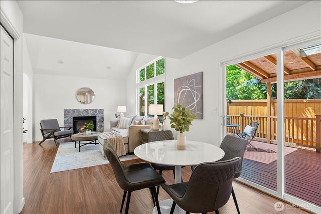 1828 NE Serpentine Place, Shoreline, WA 98155