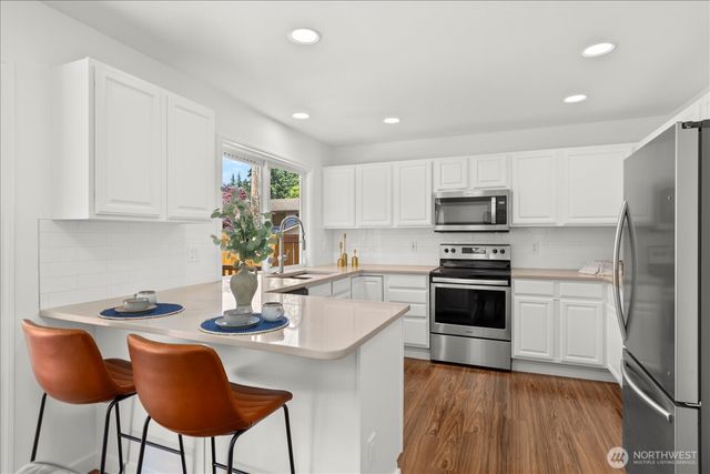 1828 NE Serpentine Place, Shoreline, WA 98155