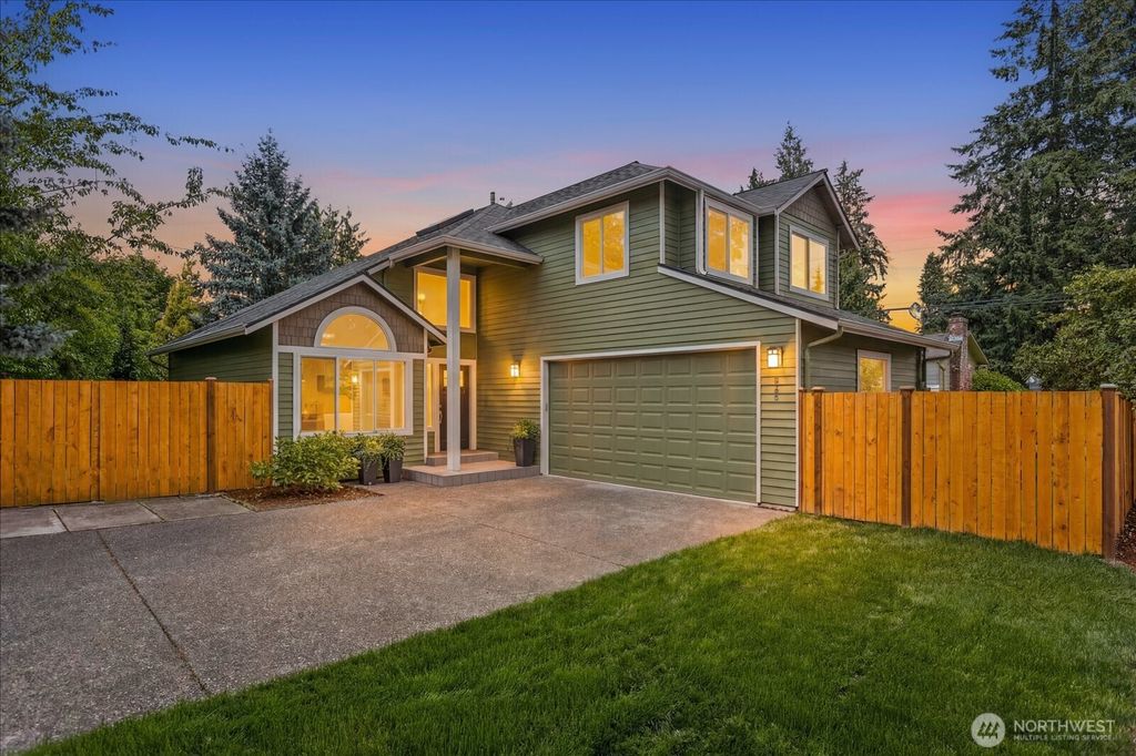 1828 NE Serpentine Place, Shoreline, WA 98155