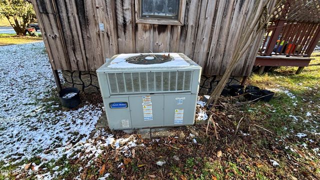 211 Cates Rd, Rockwood, TN 37854