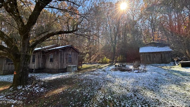 211 Cates Rd, Rockwood, TN 37854