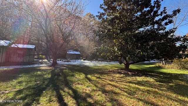 211 Cates Rd, Rockwood, TN 37854