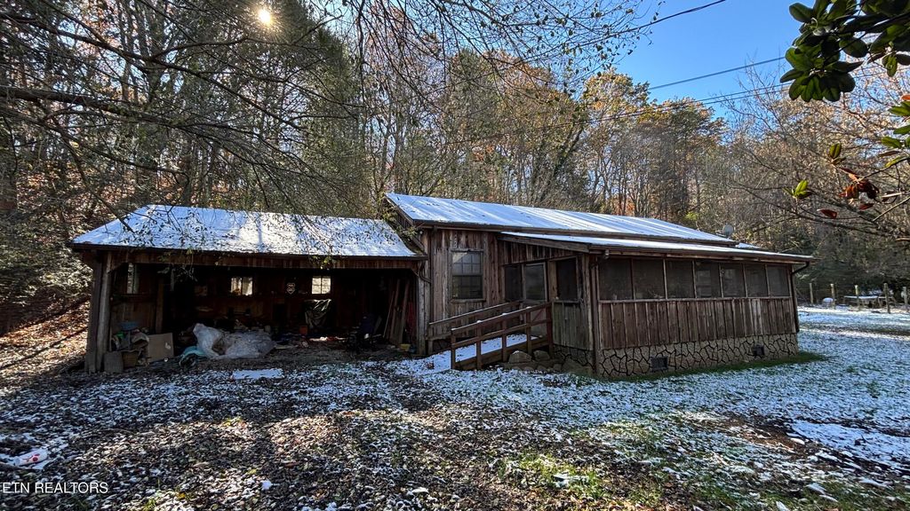 211 Cates Rd, Rockwood, TN 37854