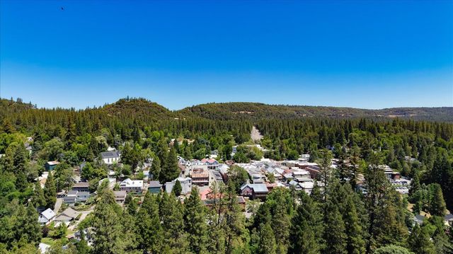 315 Jordan St, Nevada City, CA 95959
