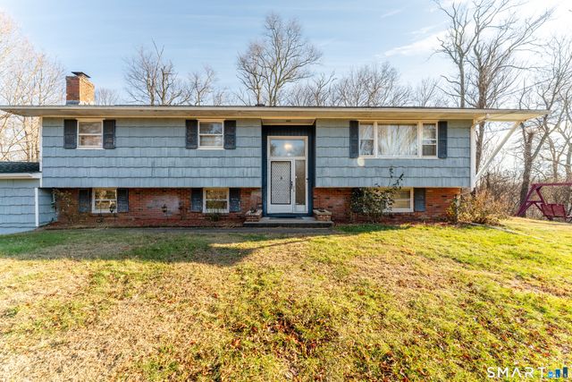 6 Maple Circle, Monroe, CT 06468