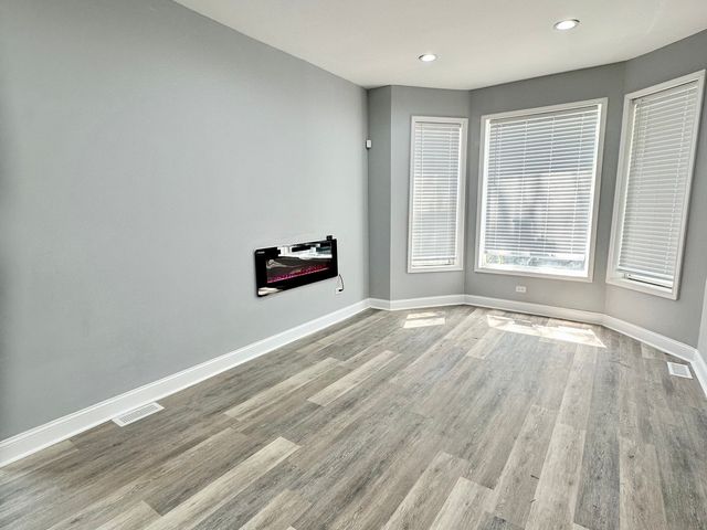 2720 W Harrison Street, Chicago, IL 60612
