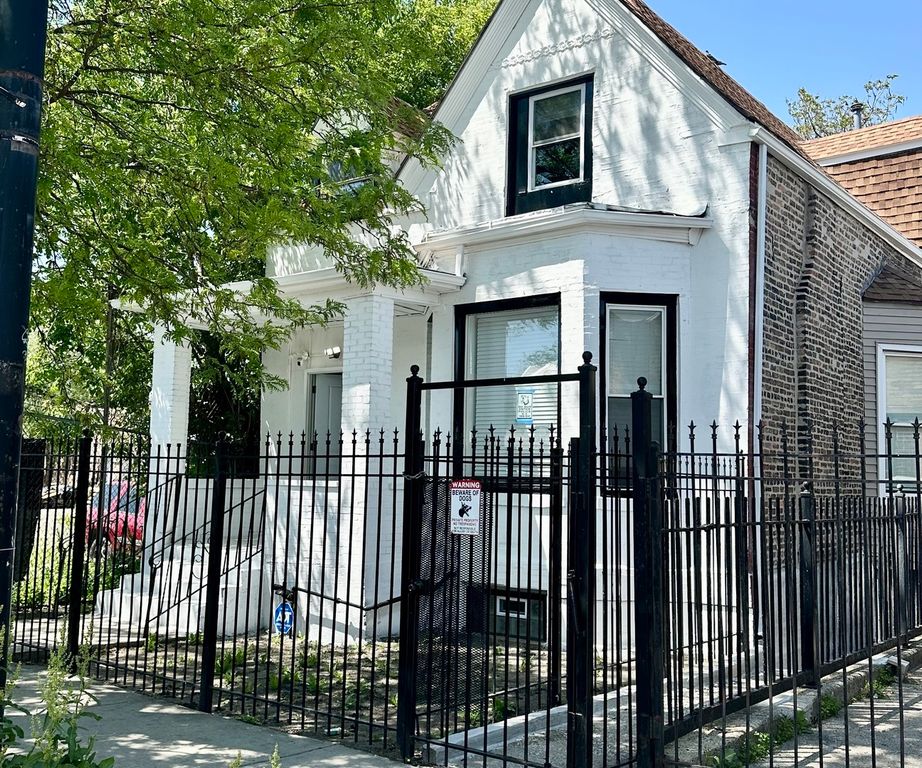 2720 W Harrison Street, Chicago, IL 60612