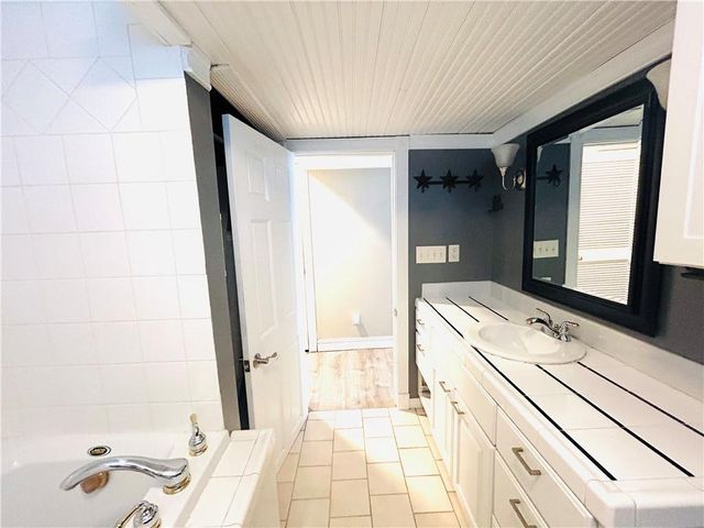 824 Garden Street, St Joseph, MO 64504