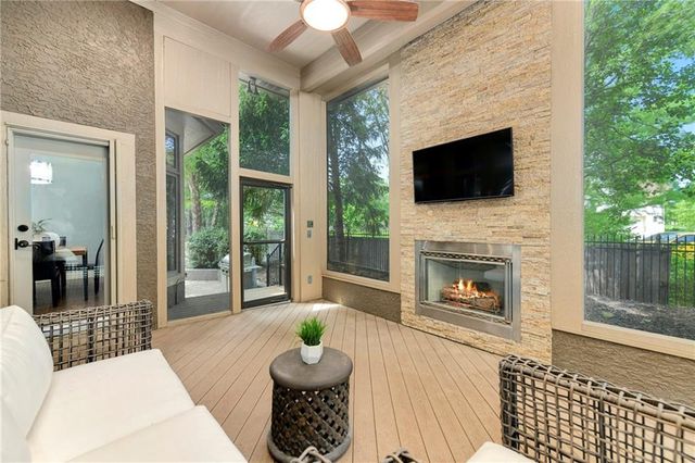 5404 W 124th Terrace, Leawood, KS 66209