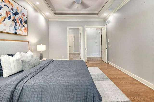 5404 W 124th Terrace, Leawood, KS 66209