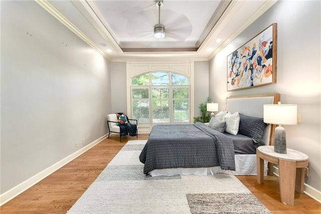 5404 W 124th Terrace, Leawood, KS 66209
