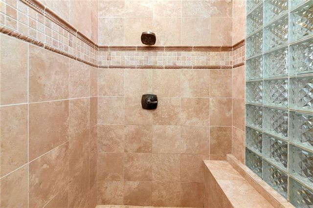5404 W 124th Terrace, Leawood, KS 66209