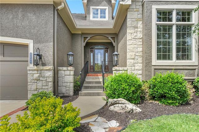 5404 W 124th Terrace, Leawood, KS 66209