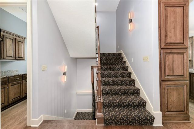 5404 W 124th Terrace, Leawood, KS 66209