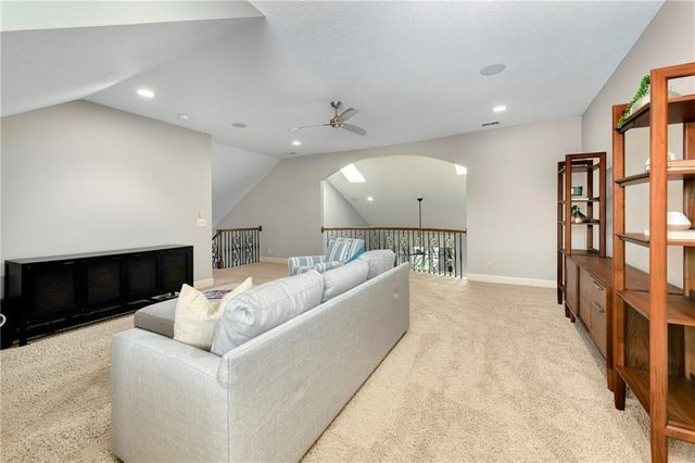 5404 W 124th Terrace, Leawood, KS 66209