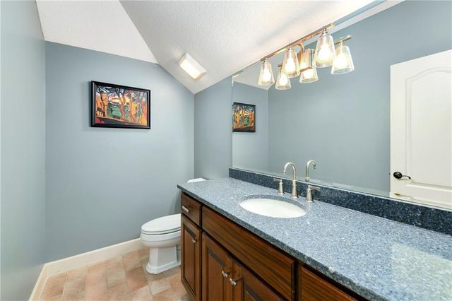 5404 W 124th Terrace, Leawood, KS 66209