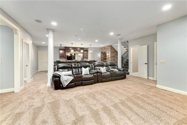 5404 W 124th Terrace, Leawood, KS 66209