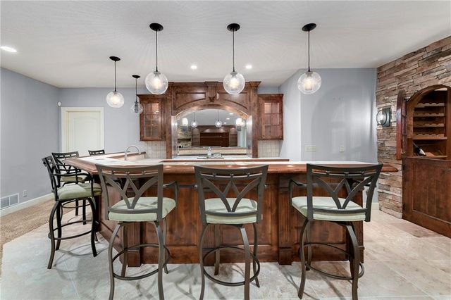 5404 W 124th Terrace, Leawood, KS 66209