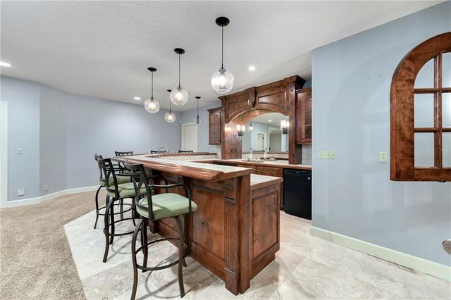 5404 W 124th Terrace, Leawood, KS 66209