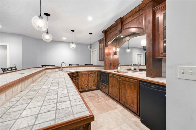 5404 W 124th Terrace, Leawood, KS 66209