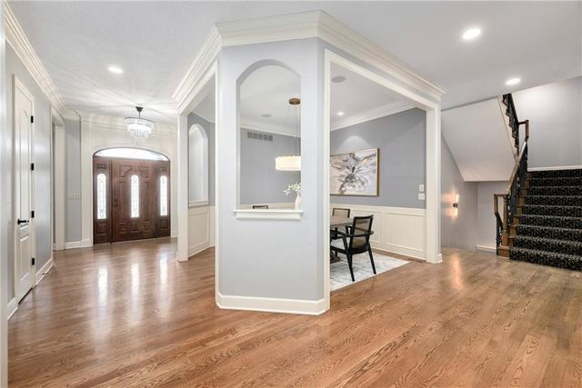 5404 W 124th Terrace, Leawood, KS 66209