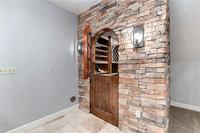 5404 W 124th Terrace, Leawood, KS 66209