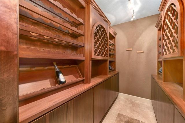 5404 W 124th Terrace, Leawood, KS 66209