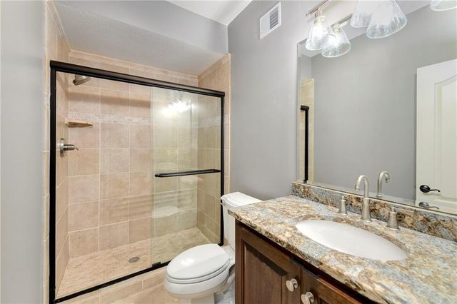 5404 W 124th Terrace, Leawood, KS 66209