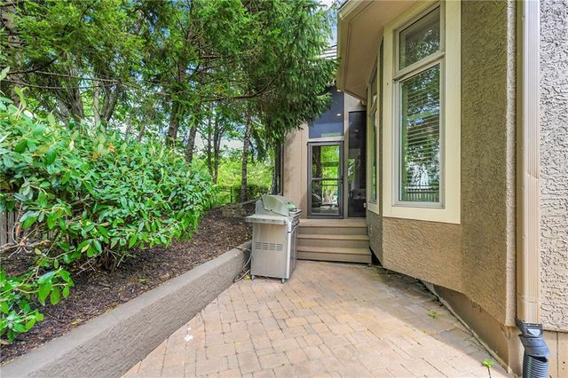 5404 W 124th Terrace, Leawood, KS 66209
