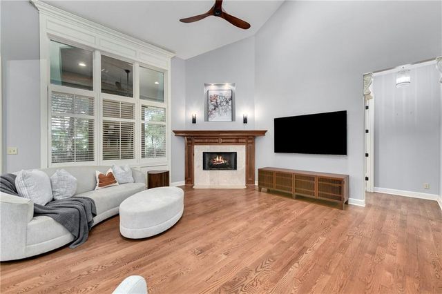 5404 W 124th Terrace, Leawood, KS 66209