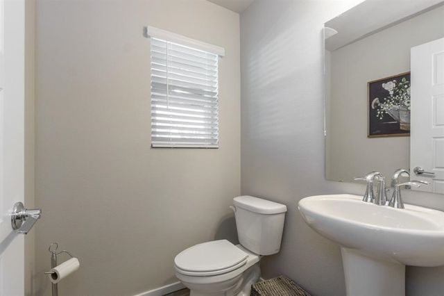 910 E Paske Rd, Colbert, WA 99005