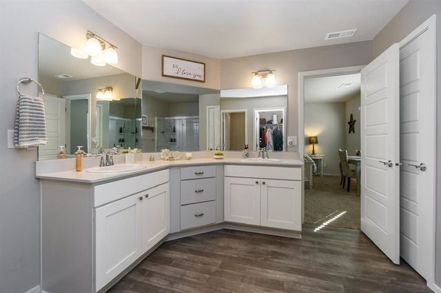 910 E Paske Rd, Colbert, WA 99005