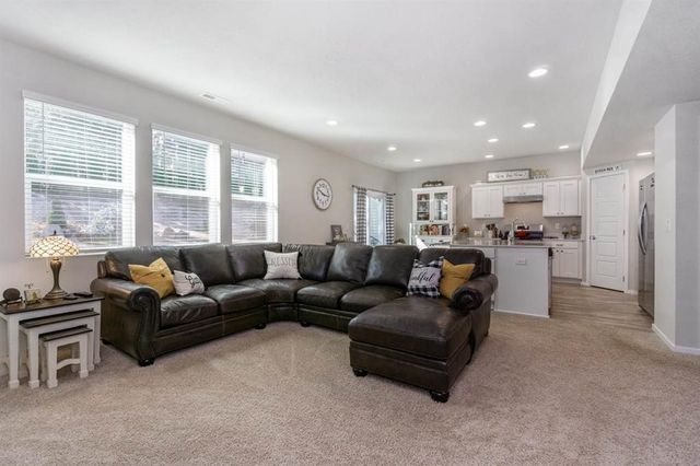 910 E Paske Rd, Colbert, WA 99005