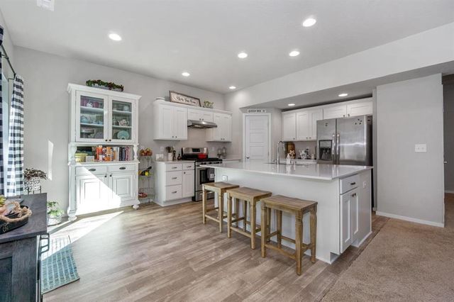 910 E Paske Rd, Colbert, WA 99005