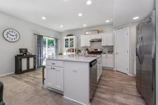 910 E Paske Rd, Colbert, WA 99005