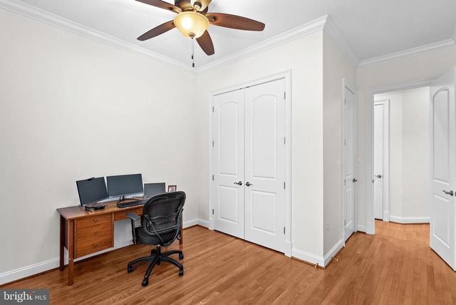 35124 GREYFRIAR DR, Round Hill, VA 20141