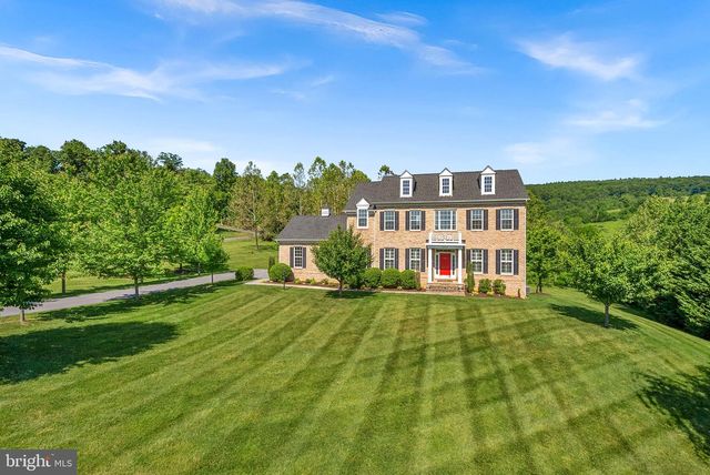 35124 GREYFRIAR DR, Round Hill, VA 20141