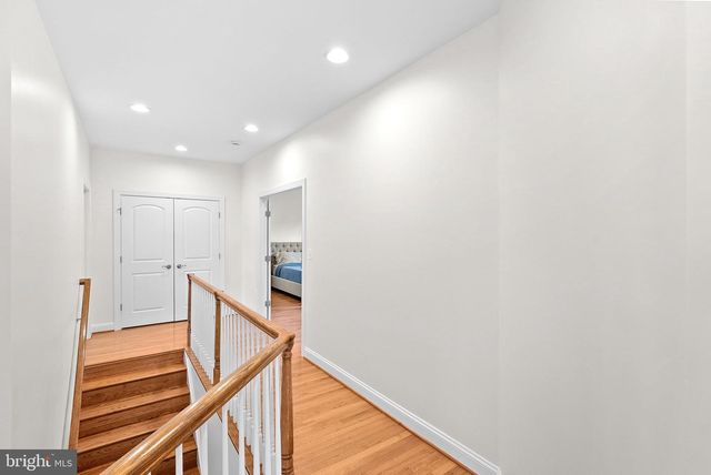 35124 GREYFRIAR DR, Round Hill, VA 20141