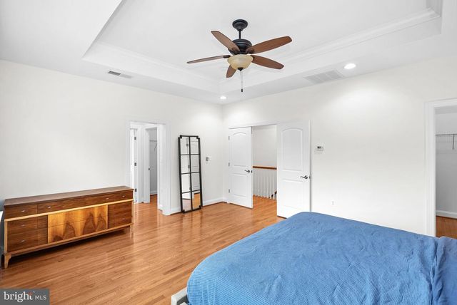 35124 GREYFRIAR DR, Round Hill, VA 20141