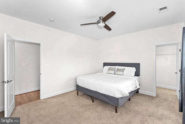 35124 GREYFRIAR DR, Round Hill, VA 20141