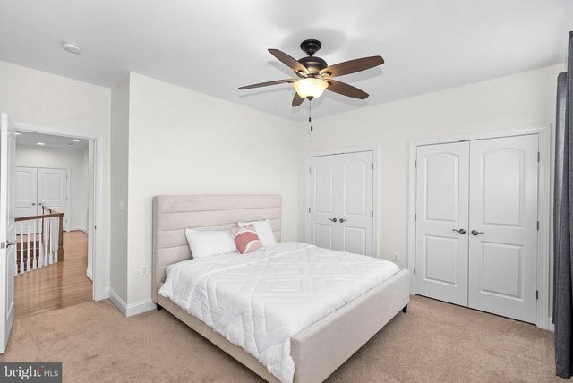 35124 GREYFRIAR DR, Round Hill, VA 20141