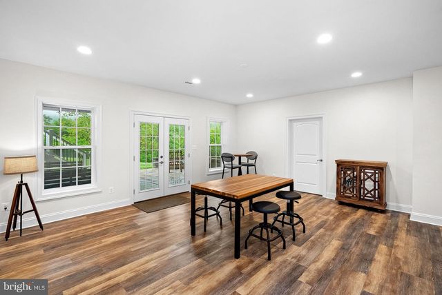 35124 GREYFRIAR DR, Round Hill, VA 20141