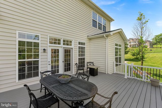 35124 GREYFRIAR DR, Round Hill, VA 20141