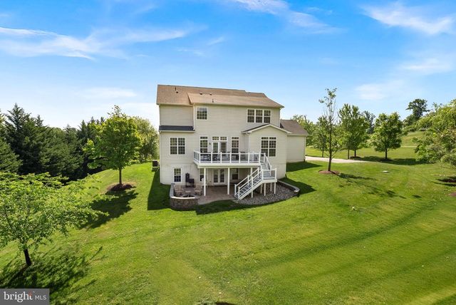 35124 GREYFRIAR DR, Round Hill, VA 20141