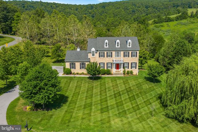 35124 GREYFRIAR DR, Round Hill, VA 20141