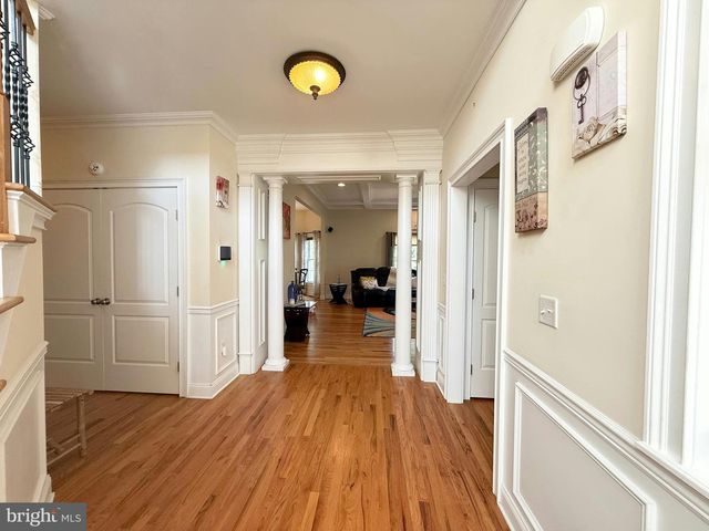 1 HARTMAN CT, Clark, NJ 07066
