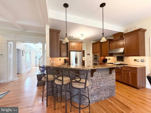 1 HARTMAN CT, Clark, NJ 07066