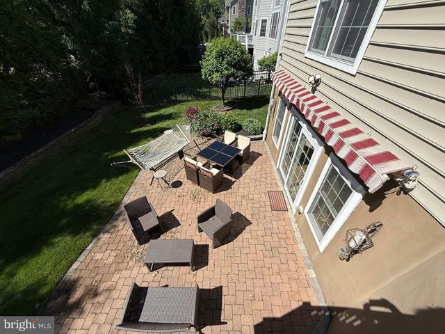 1 HARTMAN CT, Clark, NJ 07066