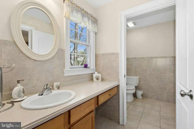 1 HARTMAN CT, Clark, NJ 07066